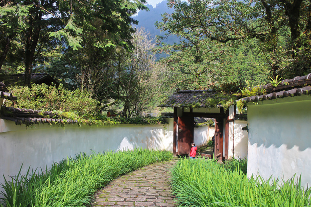 跟著 Mikey 一家去旅行 - 【 大同 】明池國家森林遊樂區 - 靜石園