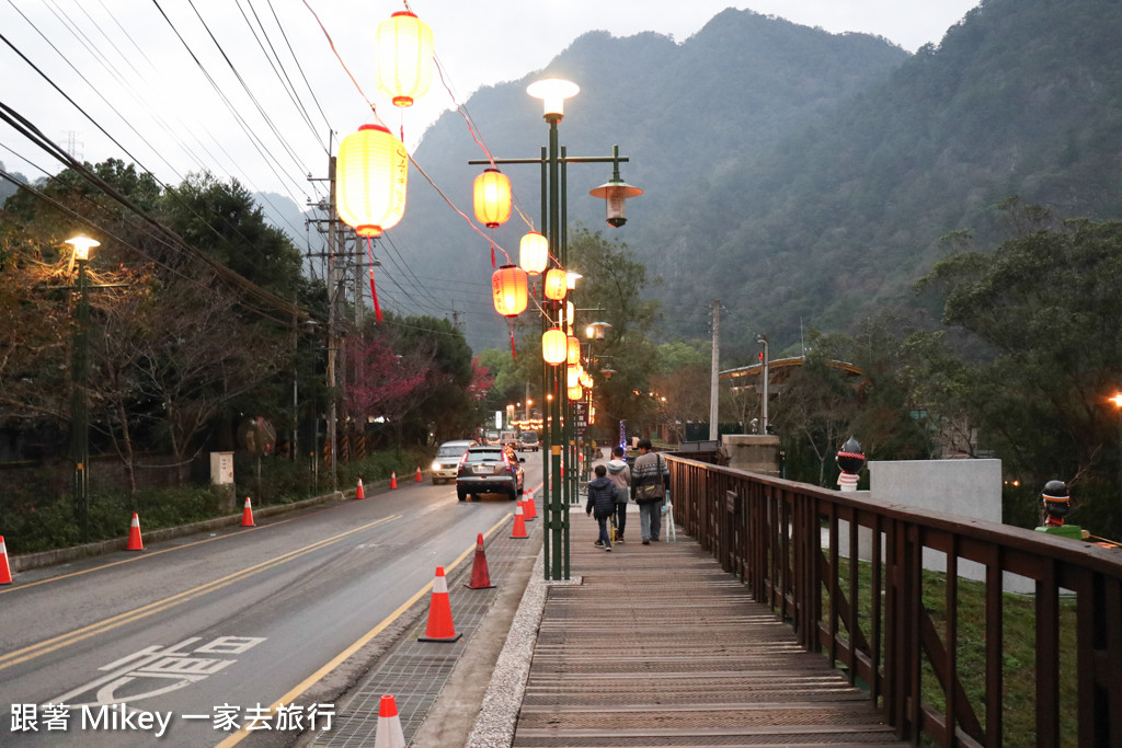 跟著 Mikey 一家去旅行 - 【 谷關 】谷關商店街