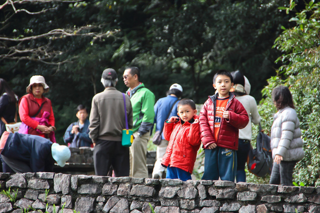 跟著 Mikey 一家去旅行 - 【 大同 】明池國家森林遊樂區 - 秋之明池