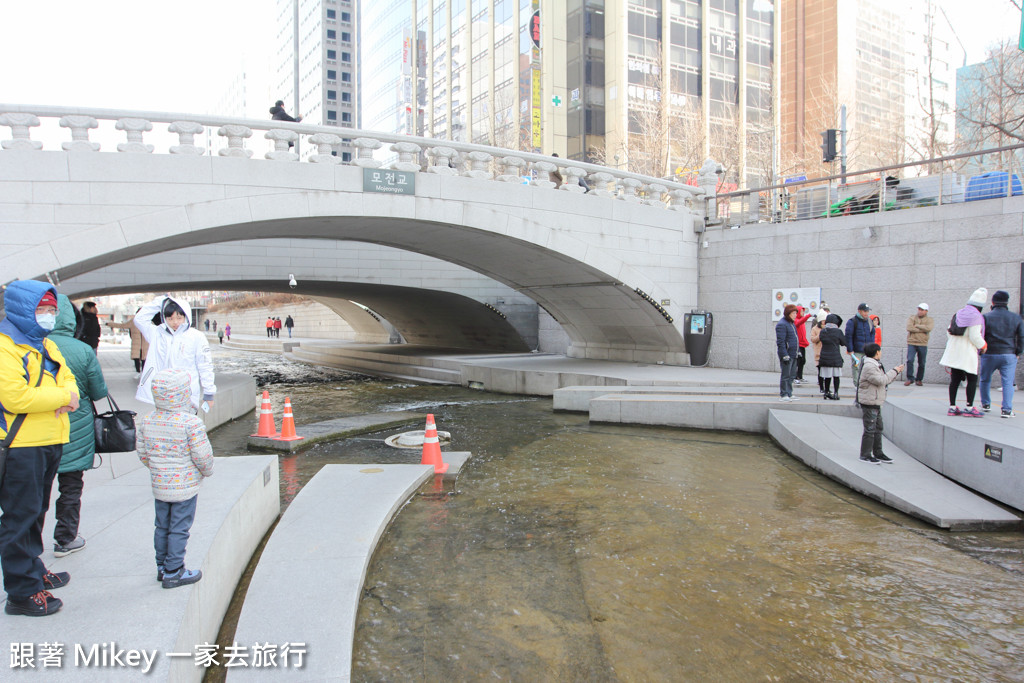 跟著 Mikey 一家去旅行 - 【 首爾 】清溪川廣場 + 青瓦台