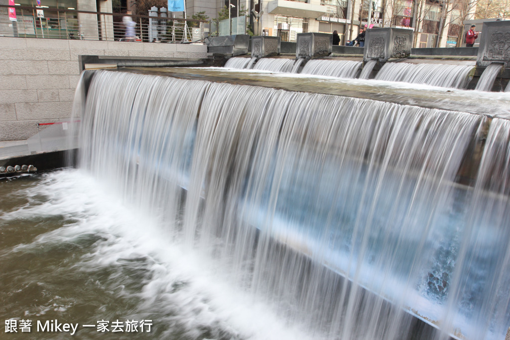 跟著 Mikey 一家去旅行 - 【 首爾 】清溪川廣場 + 青瓦台