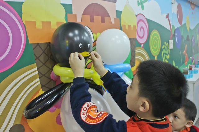 跟著 Mikey 一家去旅行 - 【 神岡 】台灣氣球博物館