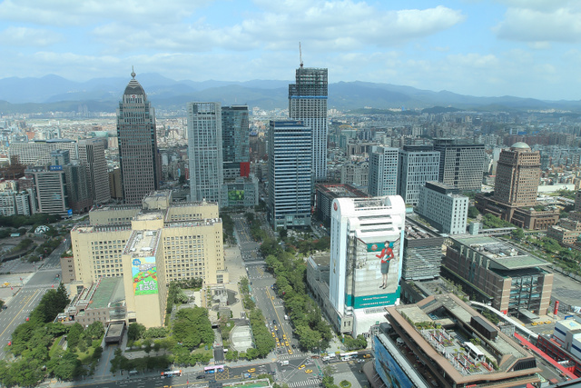 跟著 Mikey 一家去旅行 - 【 台北 】Taipei 101 - 35F