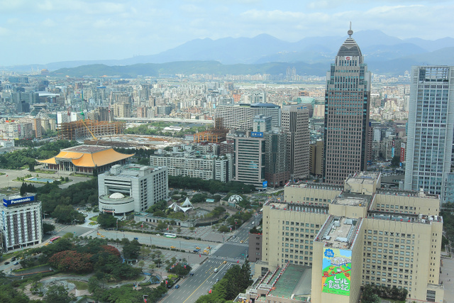 跟著 Mikey 一家去旅行 - 【 台北 】Taipei 101 - 35F