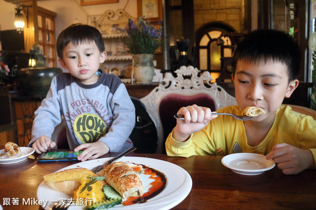 跟著 Mikey 一家去旅行 - 【 冬山 】芯園 - 我的夢中城堡 - 餐點篇