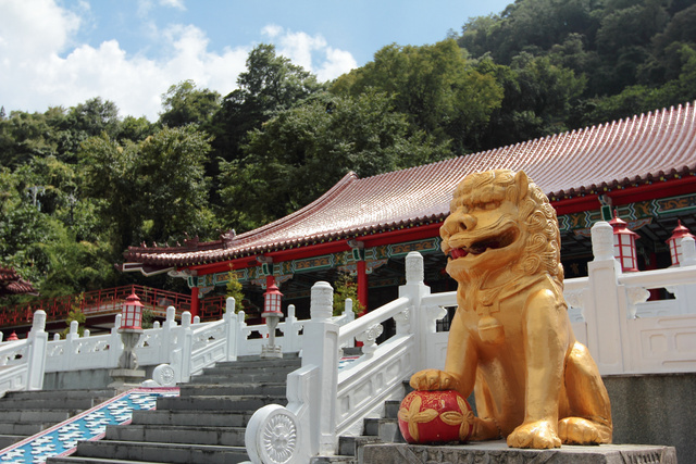 跟著 Mikey 一家去旅行 - 【 和平 】梨山賓館