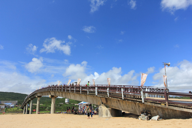 跟著 Mikey 一家去旅行 - 【 福隆 】福隆海水浴場