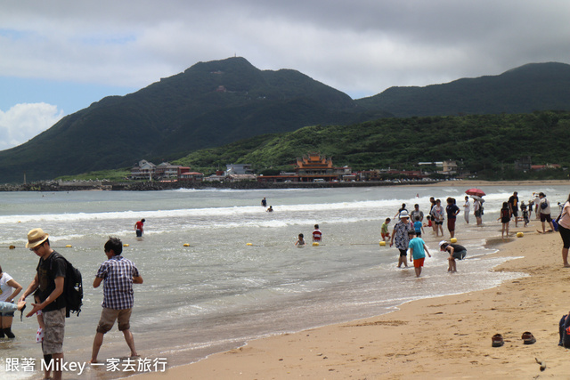 跟著 Mikey 一家去旅行 - 【 福隆 】福隆海水浴場