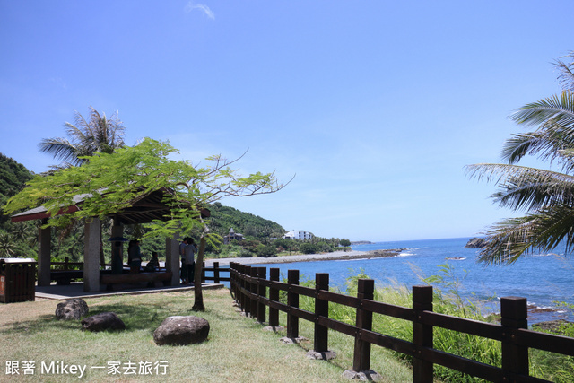 跟著 Mikey 一家去旅行 - 【 東河 】加母子灣休憩區