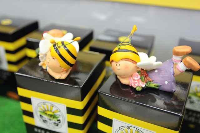 跟著 Mikey 一家去旅行 - 【 宜蘭 】養蜂人家 - 蜂采館