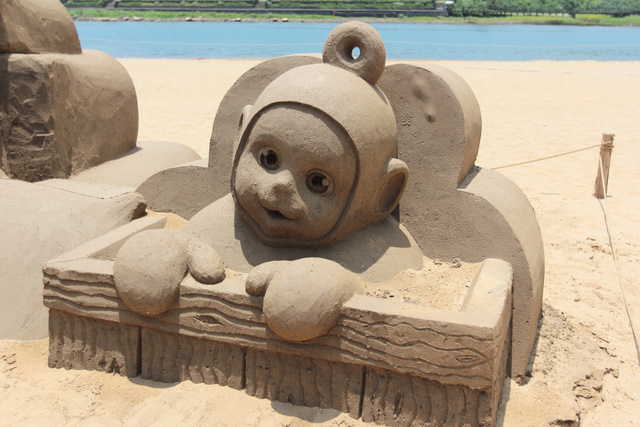 跟著 Mikey 一家去旅行 - 【 福隆 】2013 福隆國際沙雕藝術季