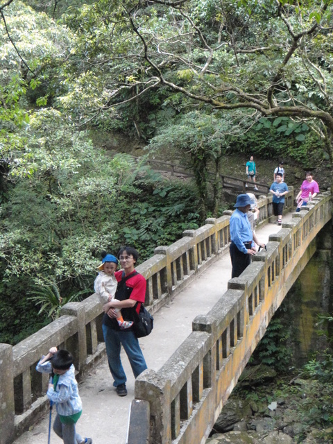 跟著 Mikey 一家去旅行 - 【 三峽 】滿月圓森林遊樂區