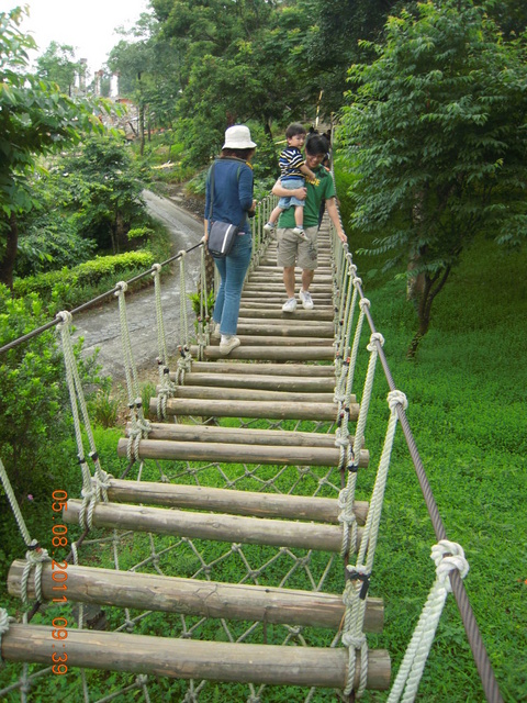 跟著 Mikey 一家去旅行 - 【 冬山 】香格里拉休閒農場