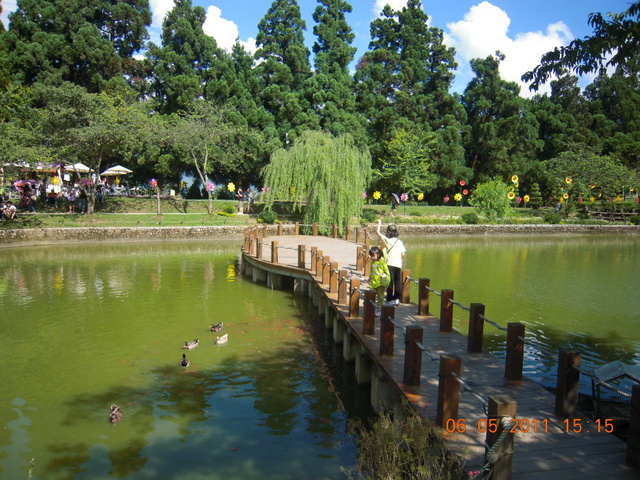 跟著 Mikey 一家去旅行 - 【 仁愛 】小瑞士花園