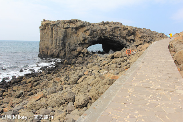 跟著 Mikey 一家去旅行 - 【 馬公 】大菓葉柱狀玄武岩、鯨魚洞