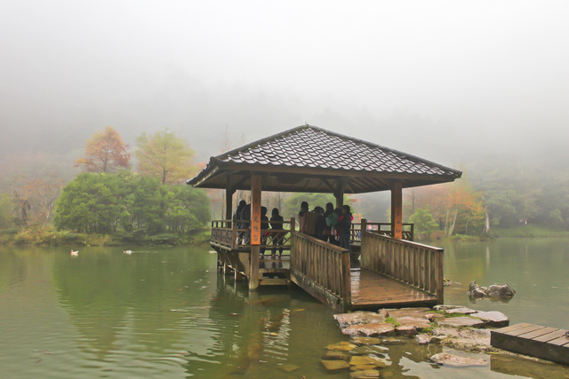 跟著 Mikey 一家去旅行 - 【 大同 】明池國家森林遊樂區 - 水墨明池