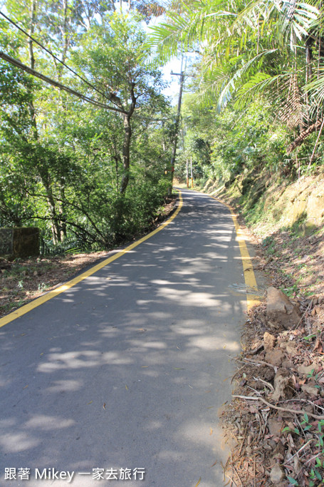 跟著 Mikey 一家去旅行 - 【 三峽 】鳶山