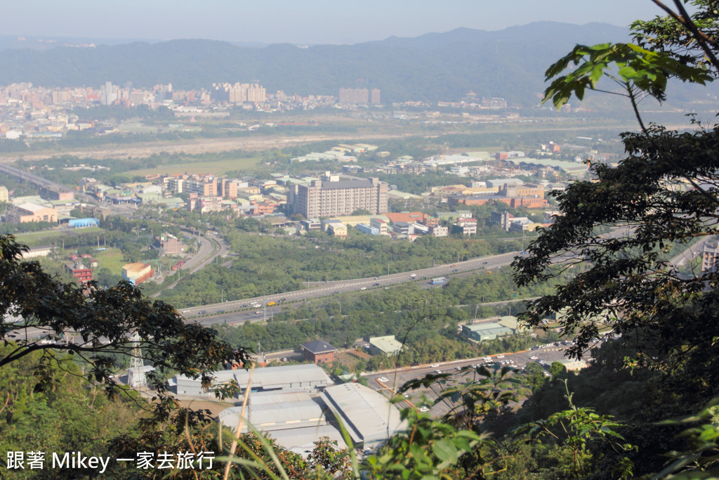 跟著 Mikey 一家去旅行 - 【 三峽 】鳶山