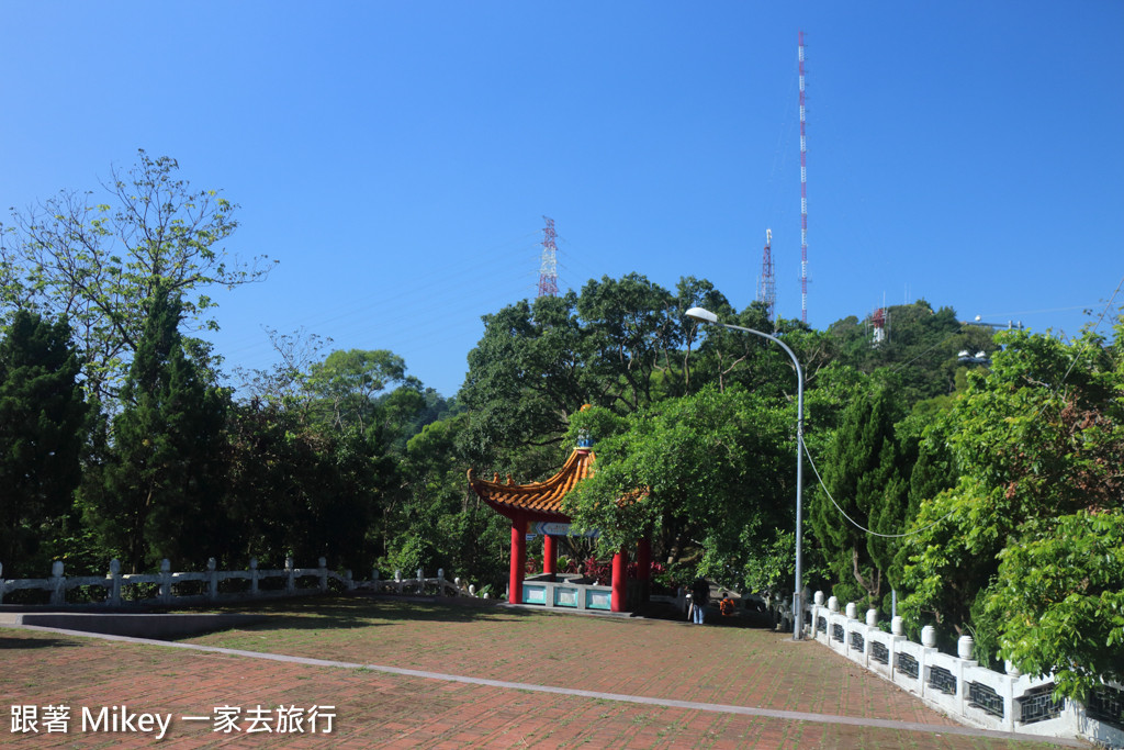 跟著 Mikey 一家去旅行 - 【 三峽 】鳶山