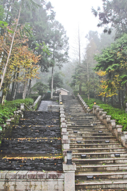 跟著 Mikey 一家去旅行 - 【 大同 】明池山莊 - Day 1